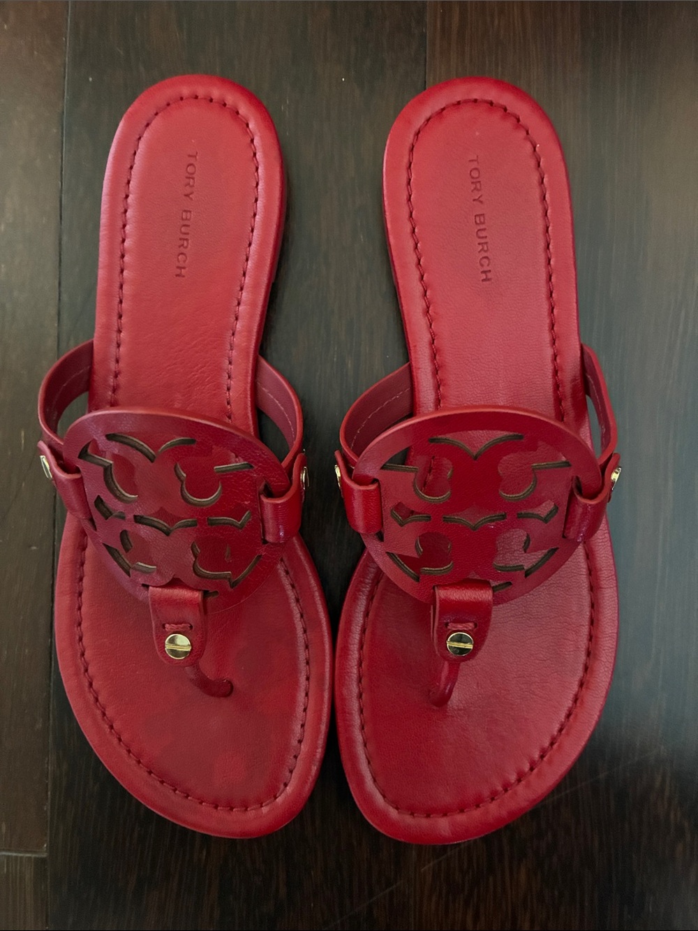 Tory Burch Red Leather Logo Thong Sandals NWOT in perfect condition